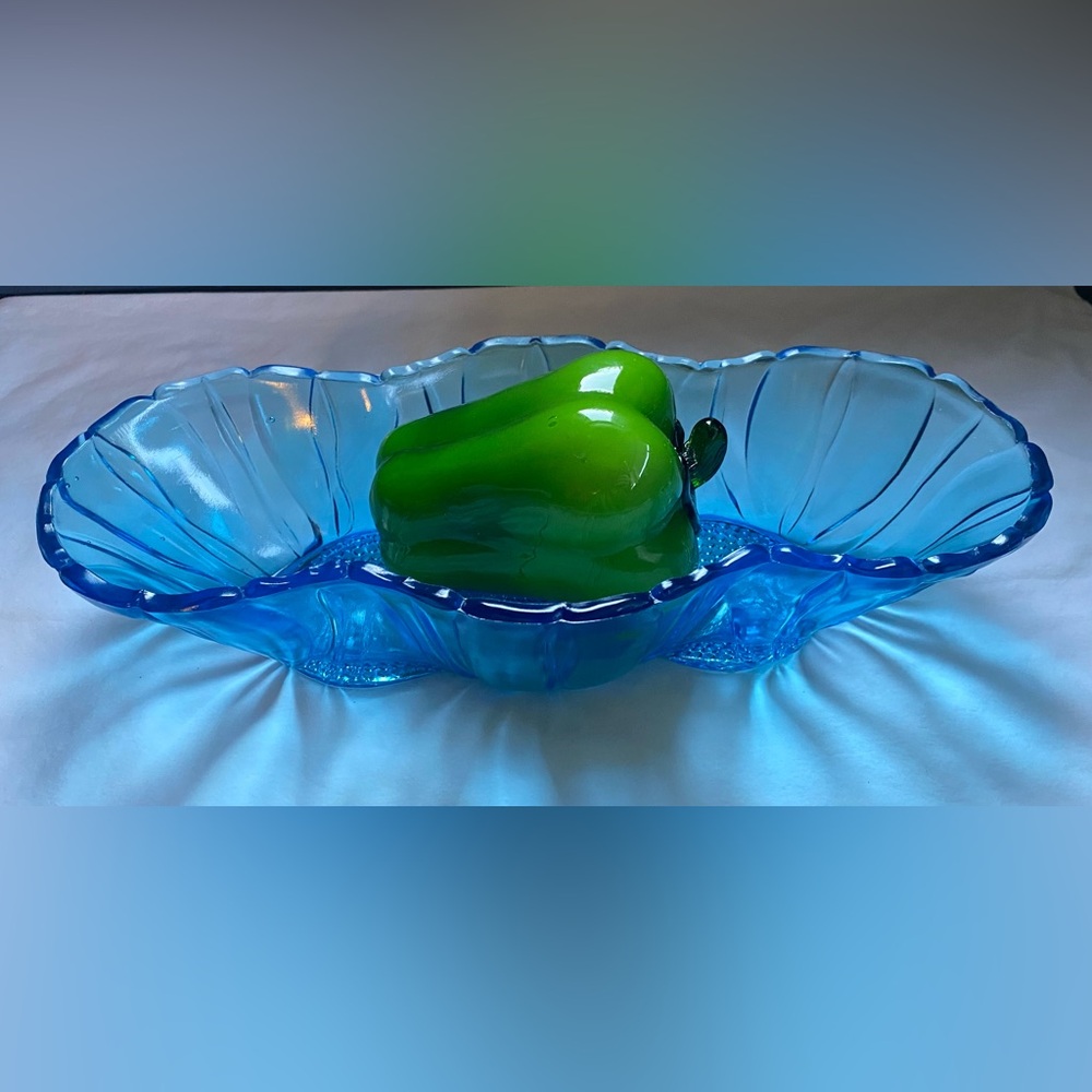 Green Pepper (B) hand-blown Murano style art glass vegetable decor- unmarked